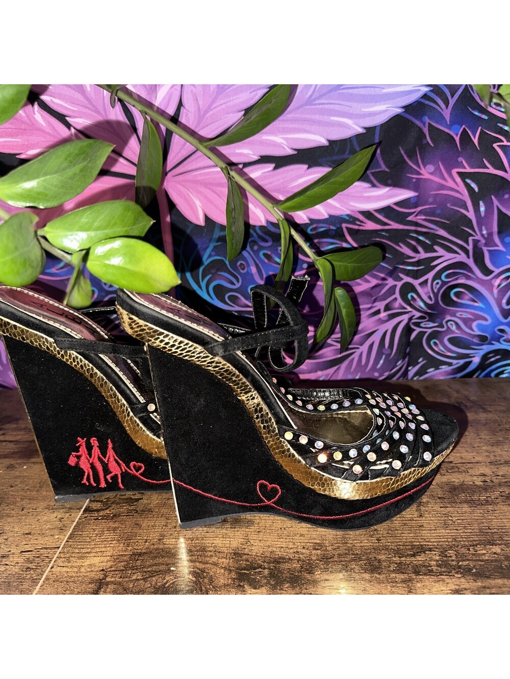 Unique Statement Platform Wedges Embellished Black Gold Wedges Women’s Size 8